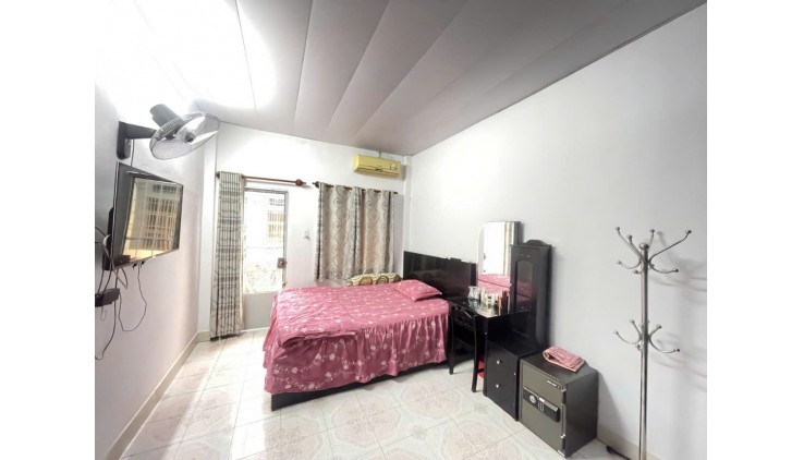 Ngộp Lạc Long Quân - Quận 11 - HXH thông - 40m2 - 3 tầng